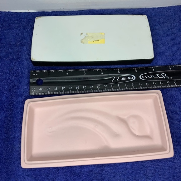 Dresser Powder & Trinket Box Art Deco Style Pink Crowning Touch Lilly Black Base - Picture 3 of 5